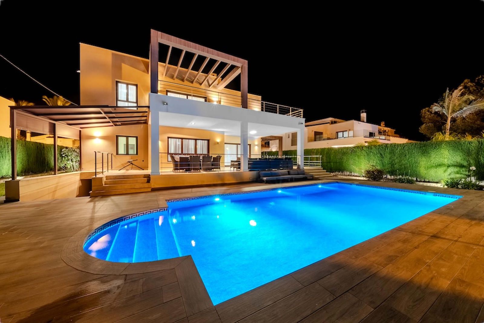 Chalet independiente en venta en Orihuela Costa.