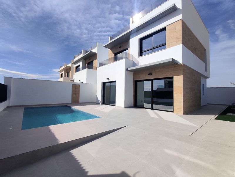 Villa for sale  in Benijófar, Alicante . Ref: 13329. Mayrasa Properties Costa Blanca
