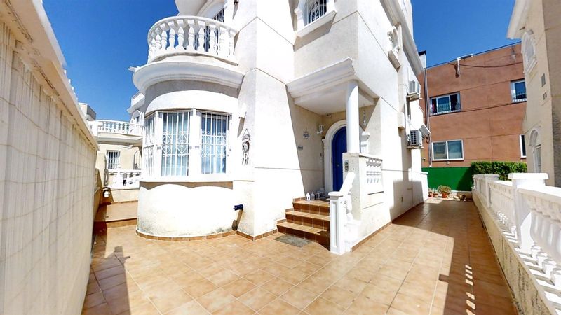 Chalet Independiente en venta  en Orihuela-Costa, Alicante . Ref: 13609. Mayrasa Properties Costa Blanca
