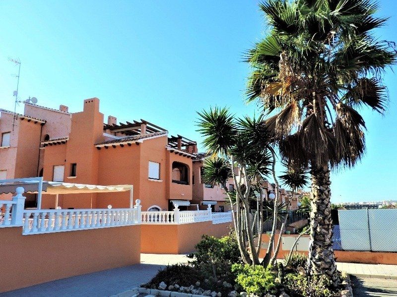Bungalow plain-pied en vente  á Torrevieja, Alicante . Ref: 13637. Mayrasa Properties Costa Blanca