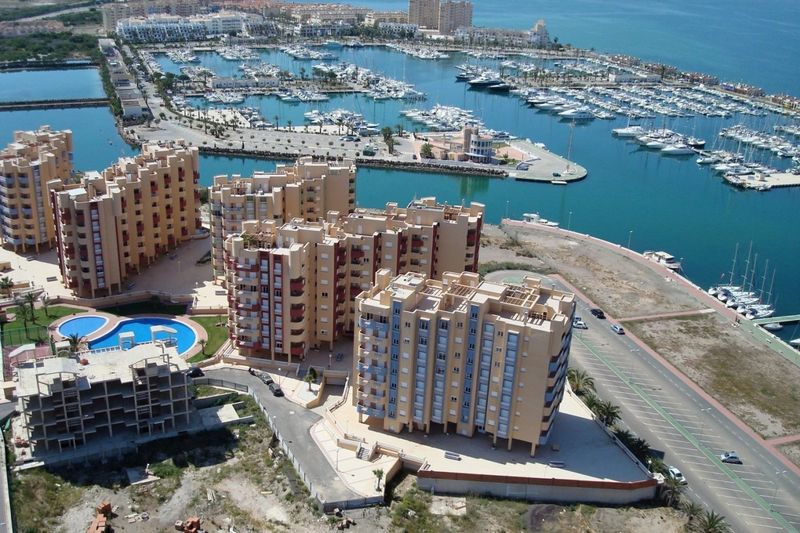 Appartementen te koop  in La Manga del Mar Menor, Murcia . Ref: 14110. Mayrasa Properties Costa Blanca