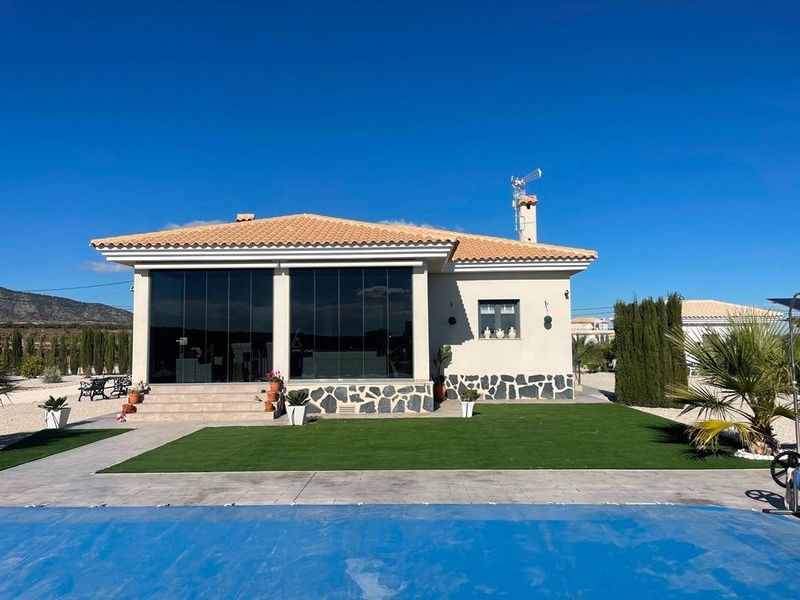 Villa te koop Pinoso, Alicante. Ref: 14133. Mayrasa Properties Costa Blanca