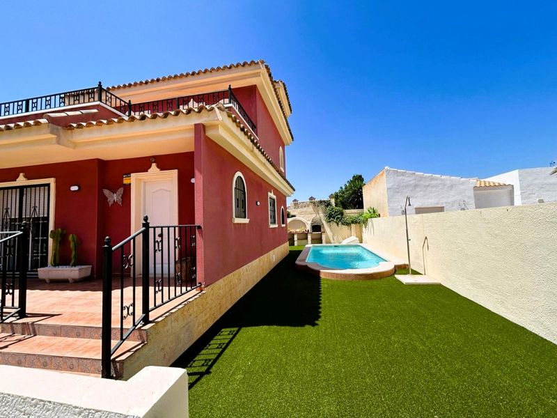 Fristående villa till salu  in Orihuela-Costa, Alicante . Ref: 14725. Mayrasa Properties Costa Blanca