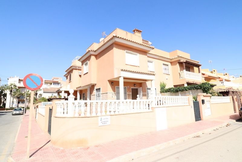 Semi-vrijstaand huis te koop  in Torrevieja, Alicante . Ref: 14765. Mayrasa Properties Costa Blanca