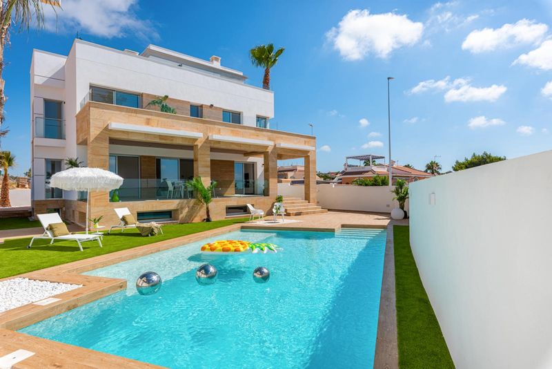 Villa te koop Ciudad Quesada, Alicante. Ref: 17203. Mayrasa Properties Costa Blanca