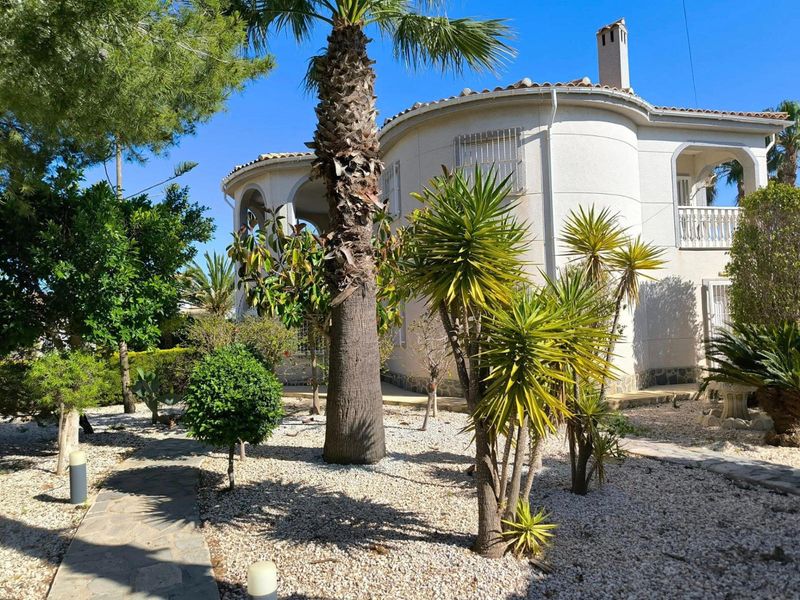 Freistehende Villa zu verkaufen Torrevieja, Alicante. Ref: 17700. Mayrasa Properties Costa Blanca