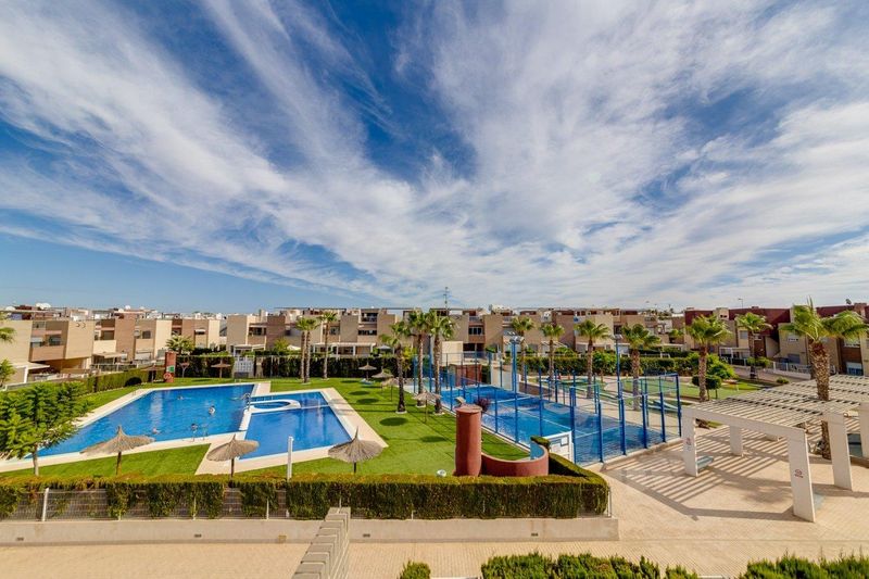 Reihenhaus zu verkaufen Torrevieja, Alicante. Ref: 18437. Mayrasa Properties Costa Blanca