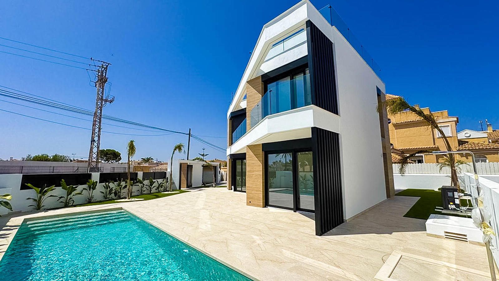 Chalet independiente en venta en Torrevieja
