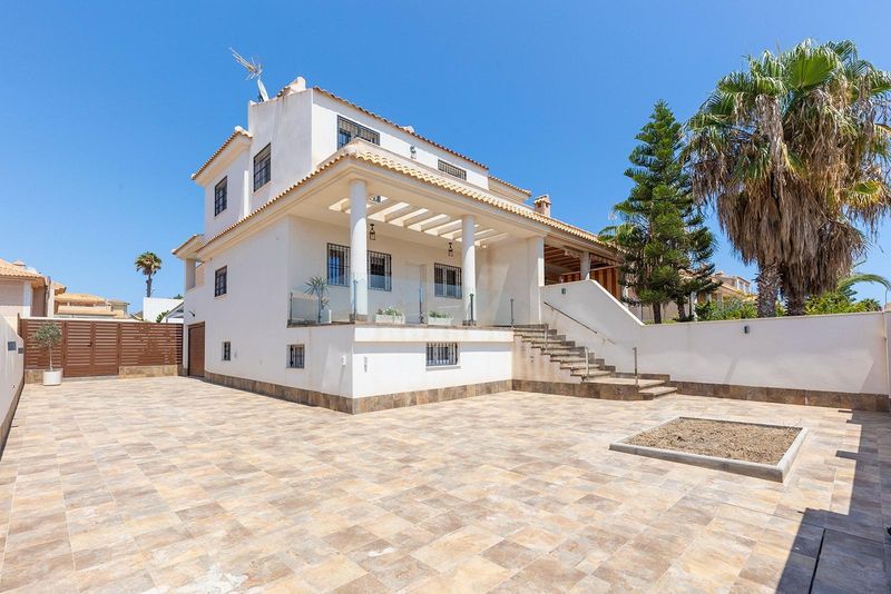 Freistehende Villa zu verkaufen Torrevieja, Alicante. Ref: 18607. Mayrasa Properties Costa Blanca