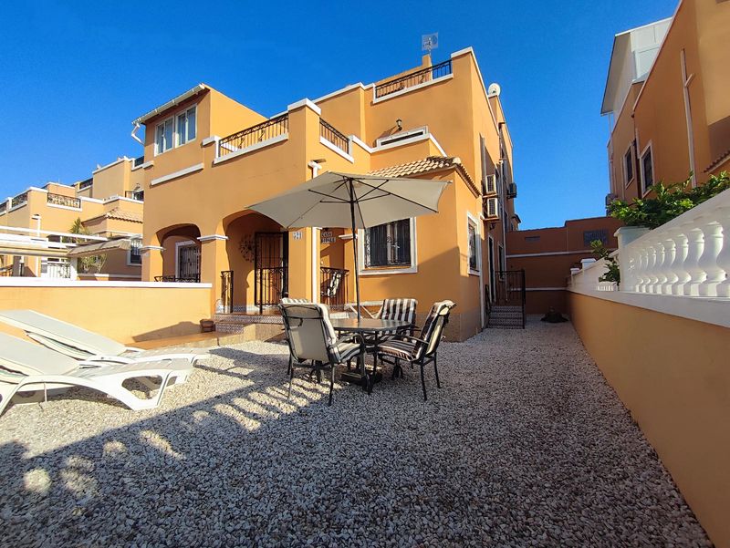 Reihenhaus zu verkaufen Torrevieja, Alicante. Ref: 19339. Mayrasa Properties Costa Blanca