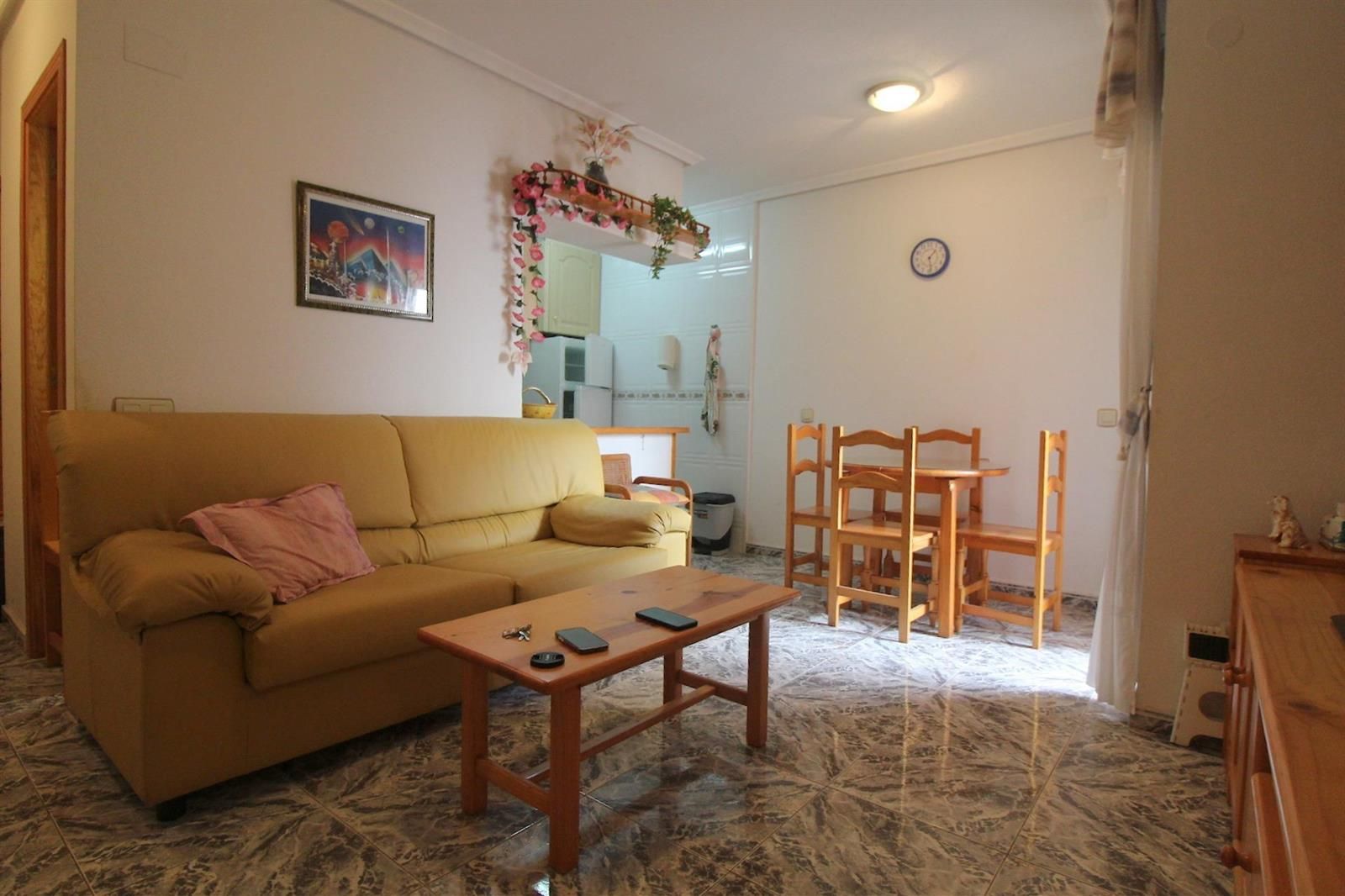 Apartamento de dos dormitorios en la zona de avenida de las Habaneras de Torrevieja