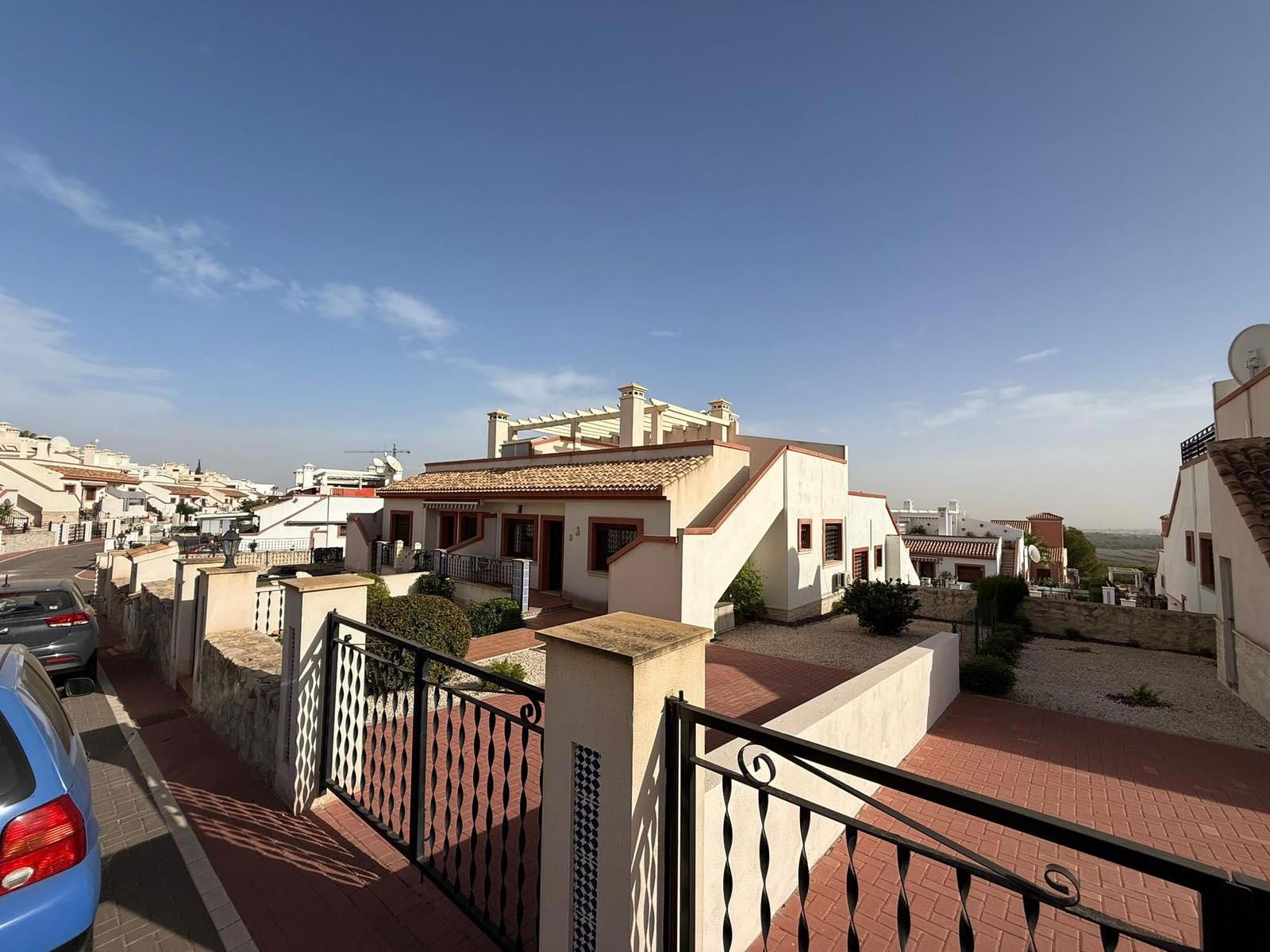Encantadora Quad Villa con Solárium Privado en La Cañada, San Miguel de Salinas