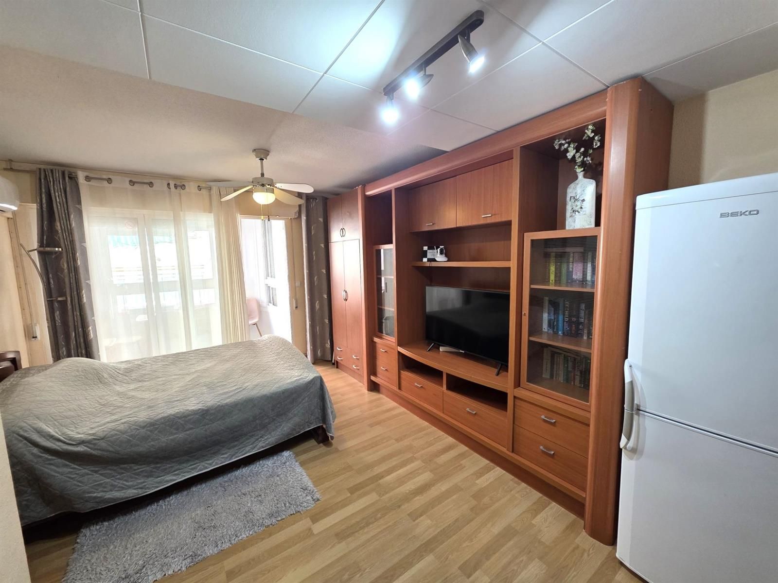 Estudio en Playa del Cura, Torrevieja a Solo Pasos del Mar