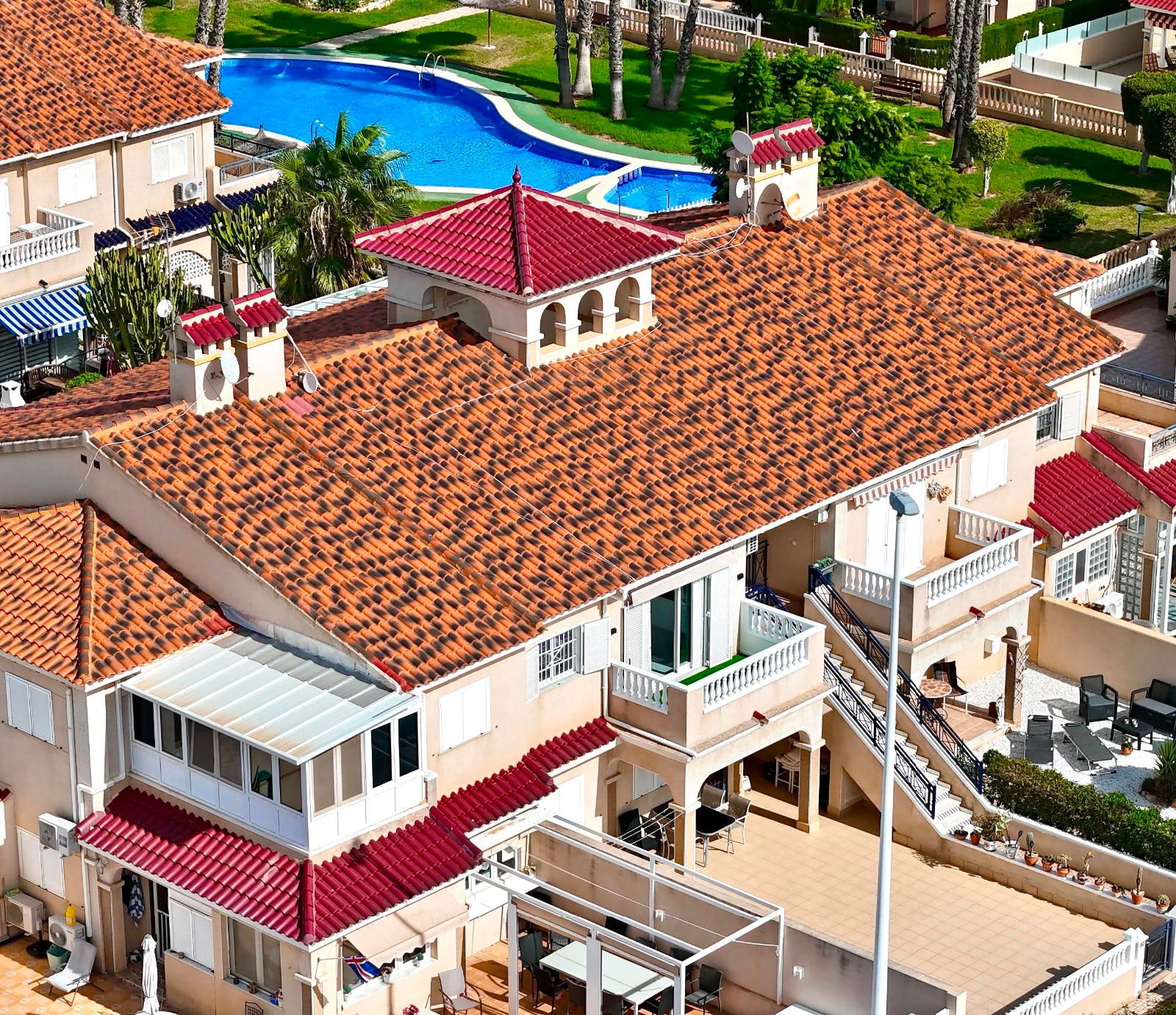 Renoverad takvåning med söderläge och havsutsikt – Zenia Star 1, Flamenco strand