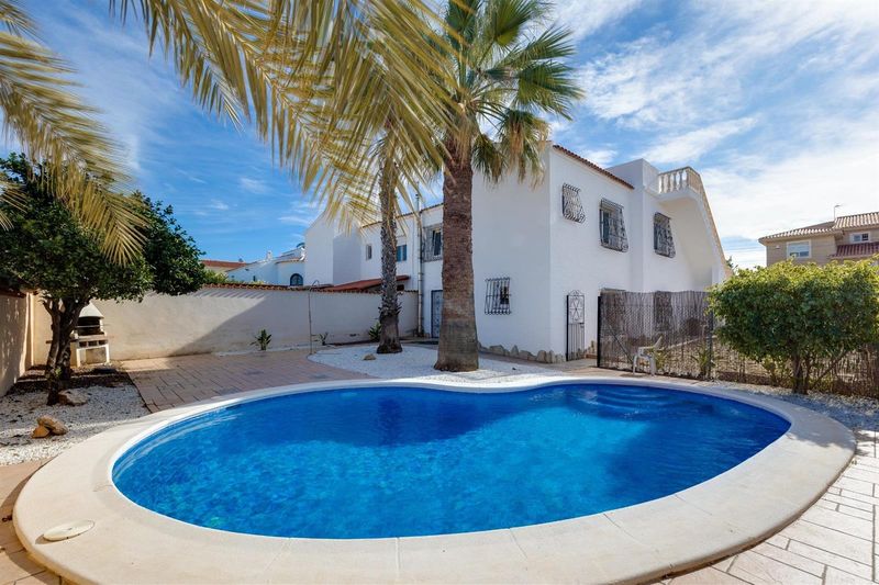 Villa zu verkaufen Torrevieja, Alicante. Ref: 20218. Mayrasa Properties Costa Blanca