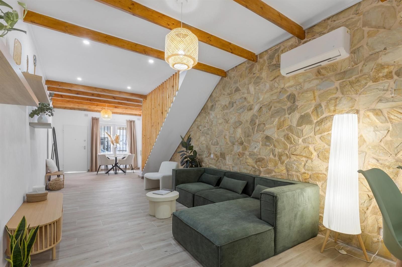 Casa reformada en el corazón de Torrevieja con orientación sur y a solo 650 metros del mar