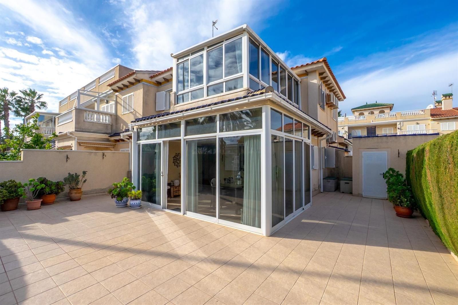 Zeniamar I – Adosado en esquina, 3 dormitorios, amueblado y listo para entrar a vivir