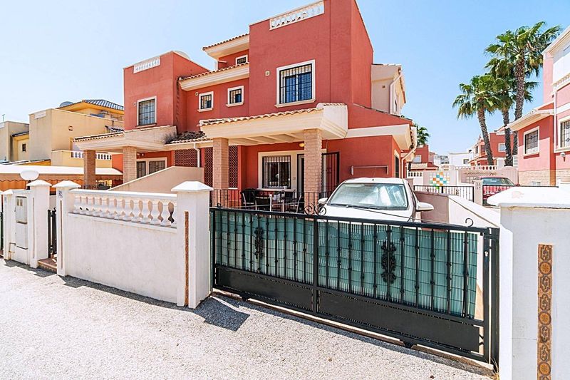 Villa zu verkaufen Torrevieja, Alicante. Ref: 20426. Mayrasa Properties Costa Blanca