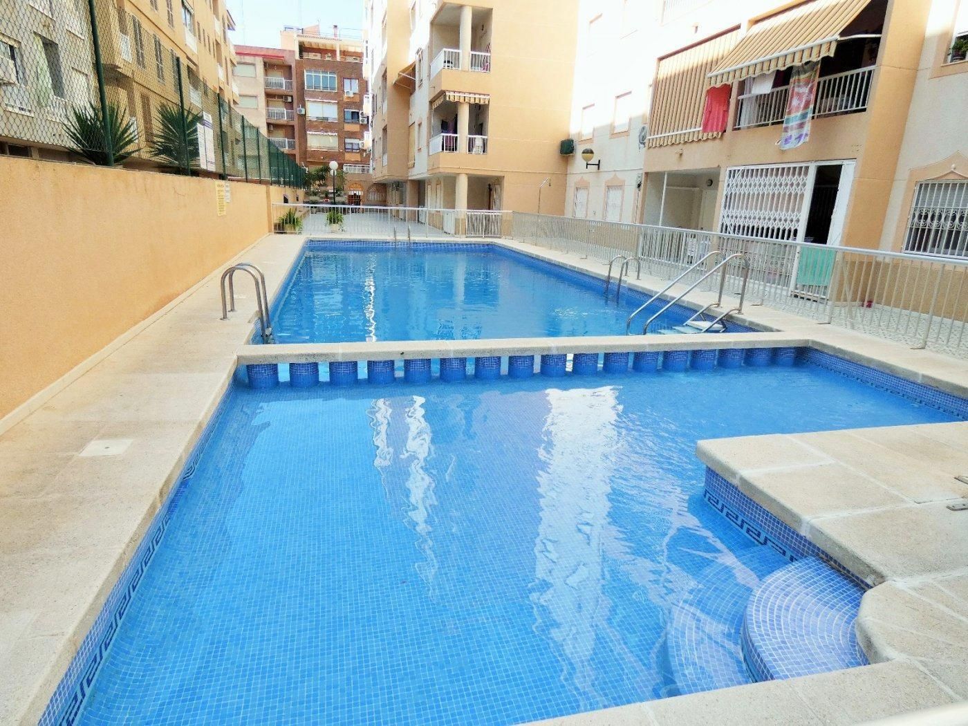 APARTAMENTO DE 2 DORMITORIOS CON PISCINA JUNTO A LA PLAYA