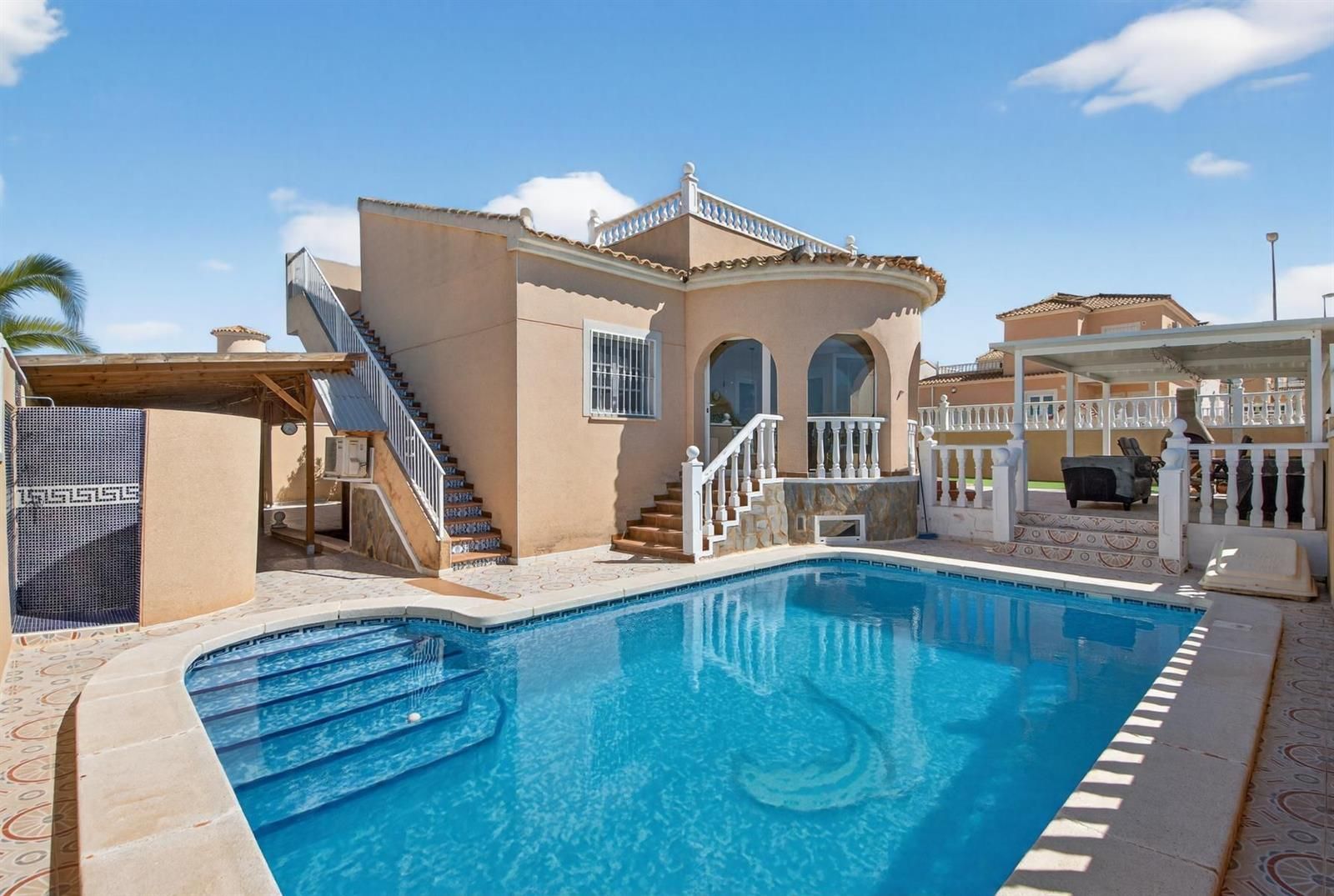 Benijofar - Chalet independiente, 3 dormitorios, piscina privada y solárium