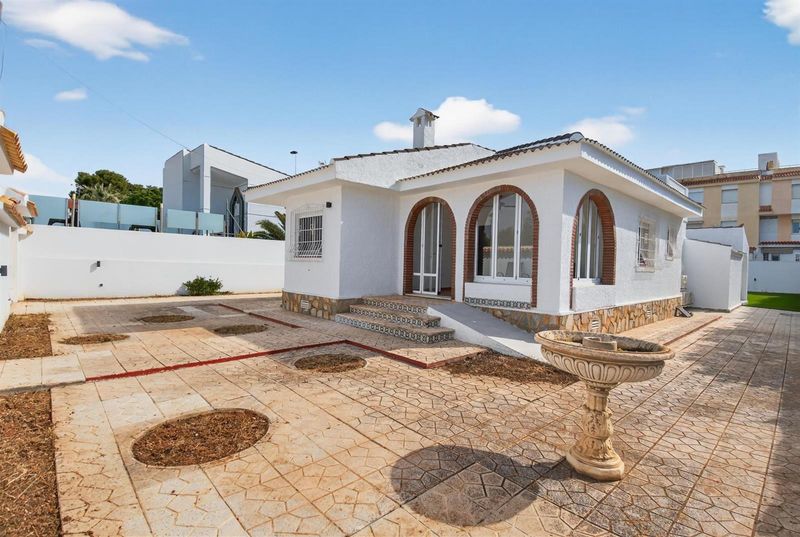 Chalet Independiente en venta Torrevieja, Alicante. Ref: 20635. Mayrasa Properties Costa Blanca