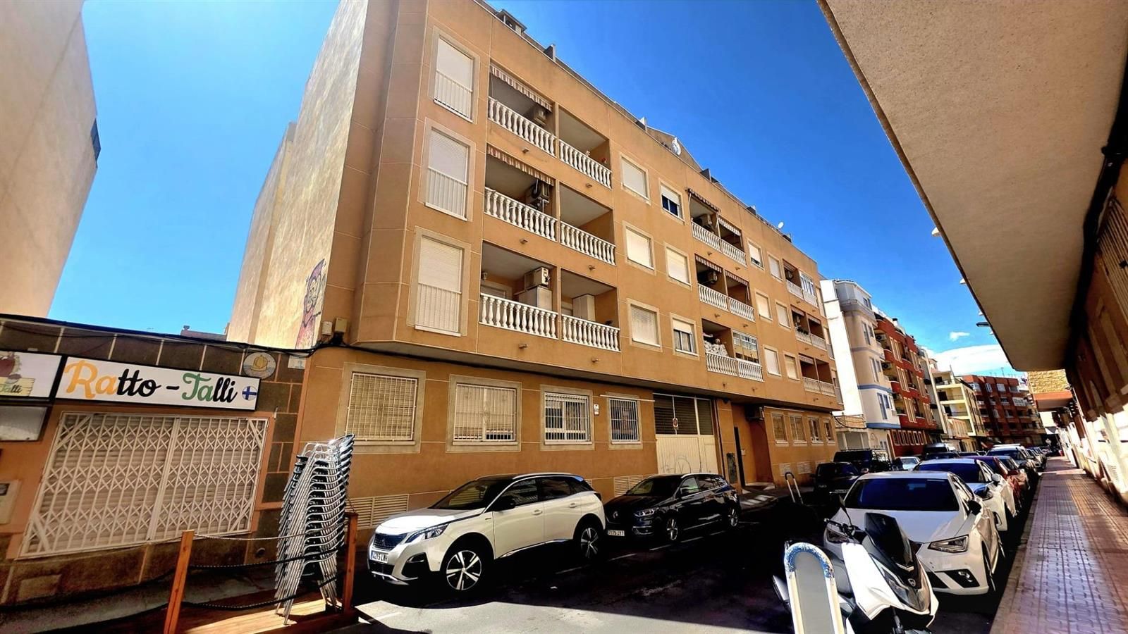 Acogedor Apartamento en Playa del Cura, Torrevieja - ¡Tu Refugio Junto al Mar por solo €139990!