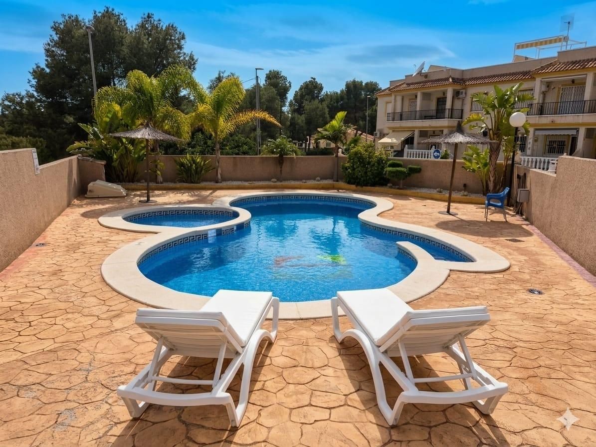 Encantador bungalow en Algorfa con piscina comunitaaria