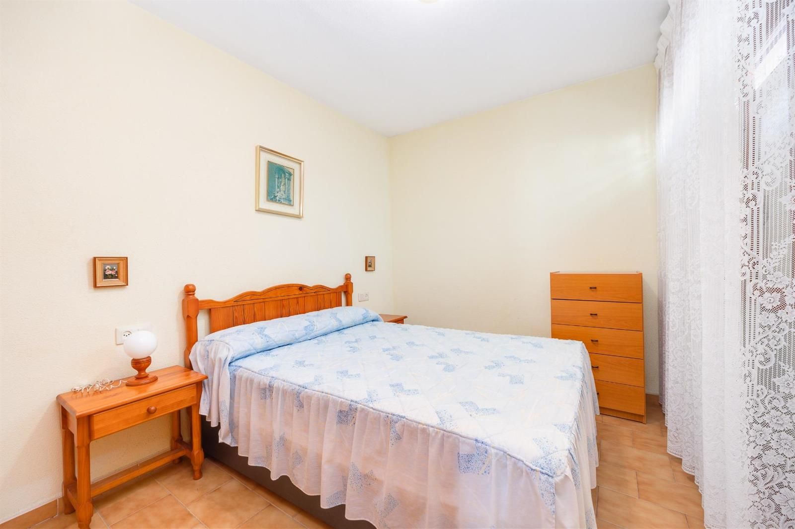 Bungalow de 3 dormitorios con piscina comunitaria en la playa de Los Locos · foto 4