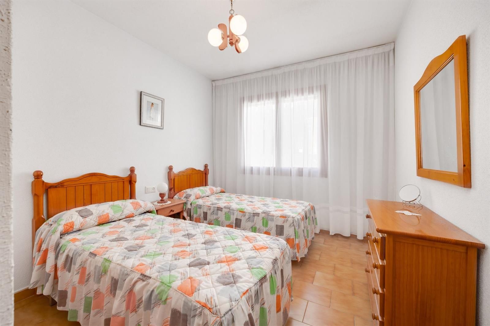 Bungalow de 3 dormitorios con piscina comunitaria en la playa de Los Locos · foto 6