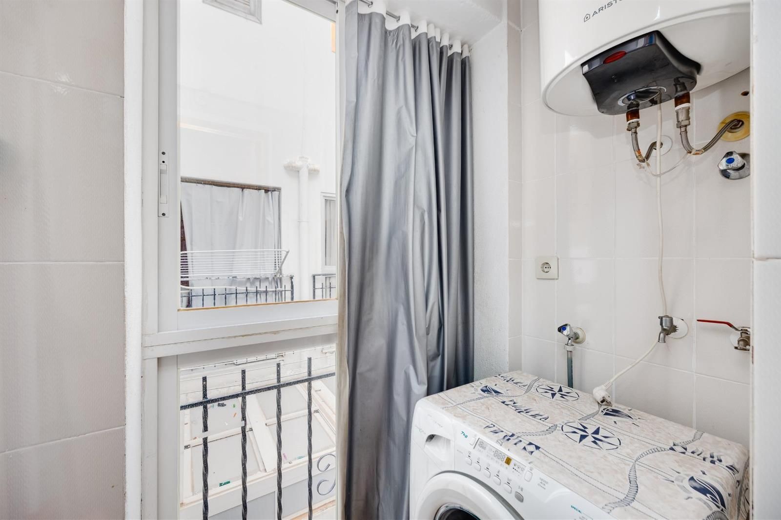Bungalow de 3 dormitorios con piscina comunitaria en la playa de Los Locos · foto 15