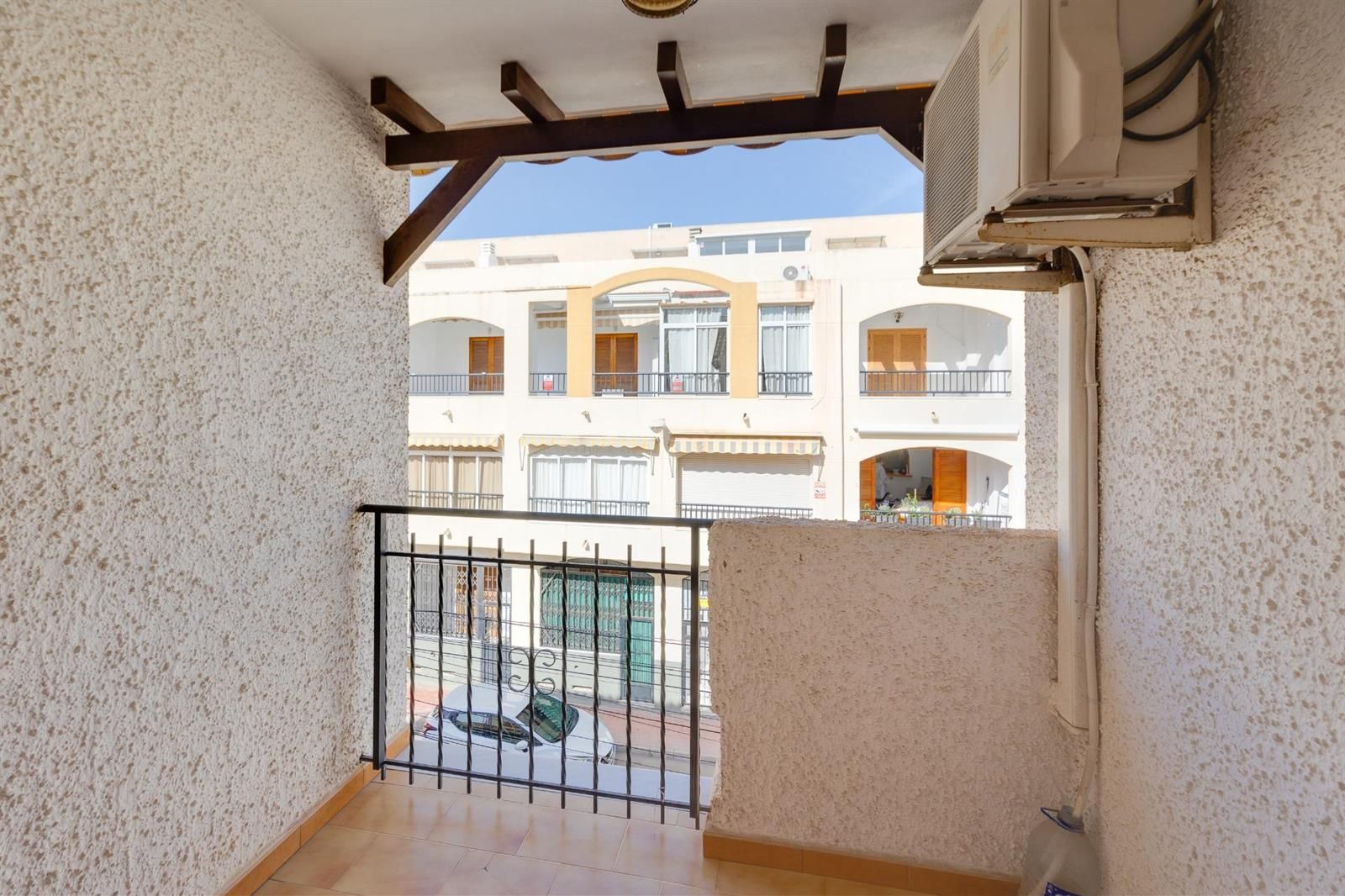 Bungalow de 3 dormitorios con piscina comunitaria en la playa de Los Locos · foto 22