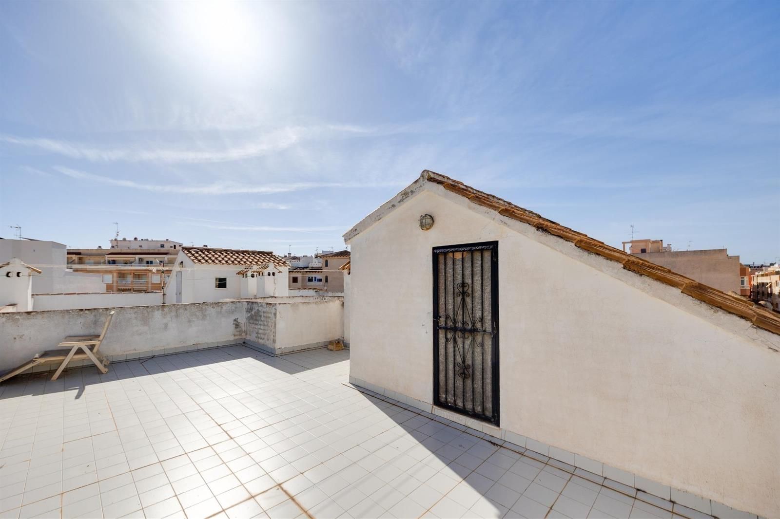 Bungalow de 3 dormitorios con piscina comunitaria en la playa de Los Locos · foto 32