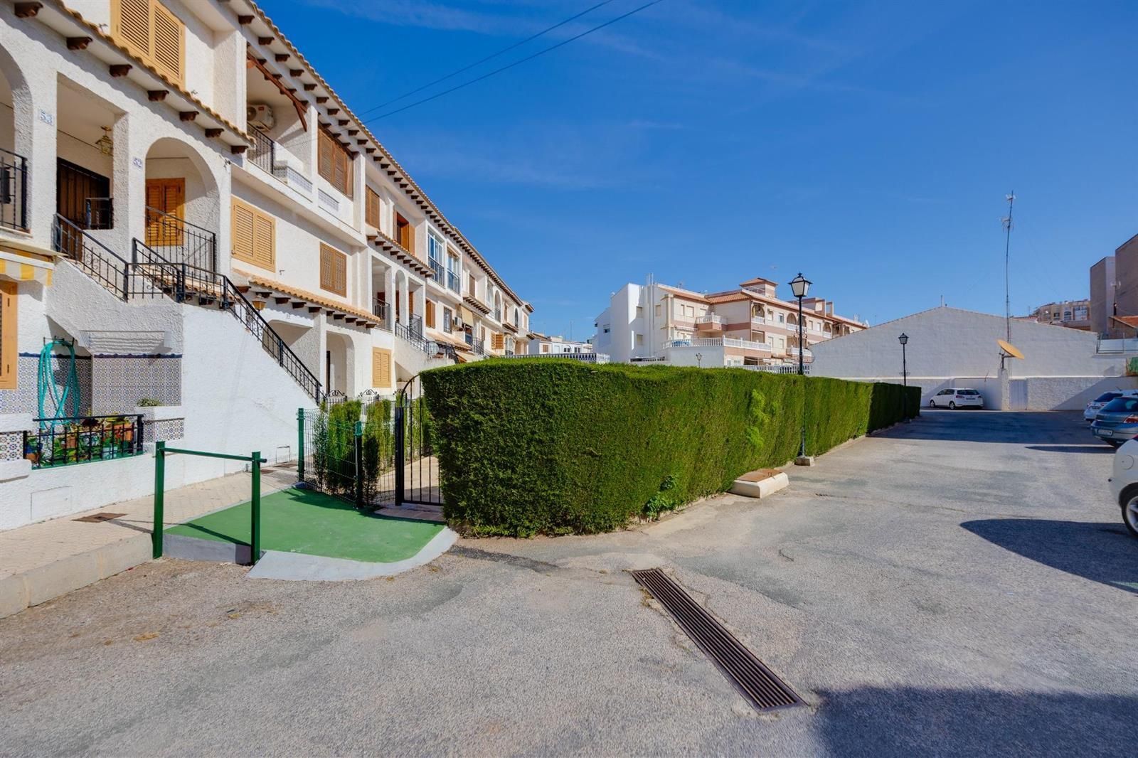 Bungalow de 3 dormitorios con piscina comunitaria en la playa de Los Locos · foto 39