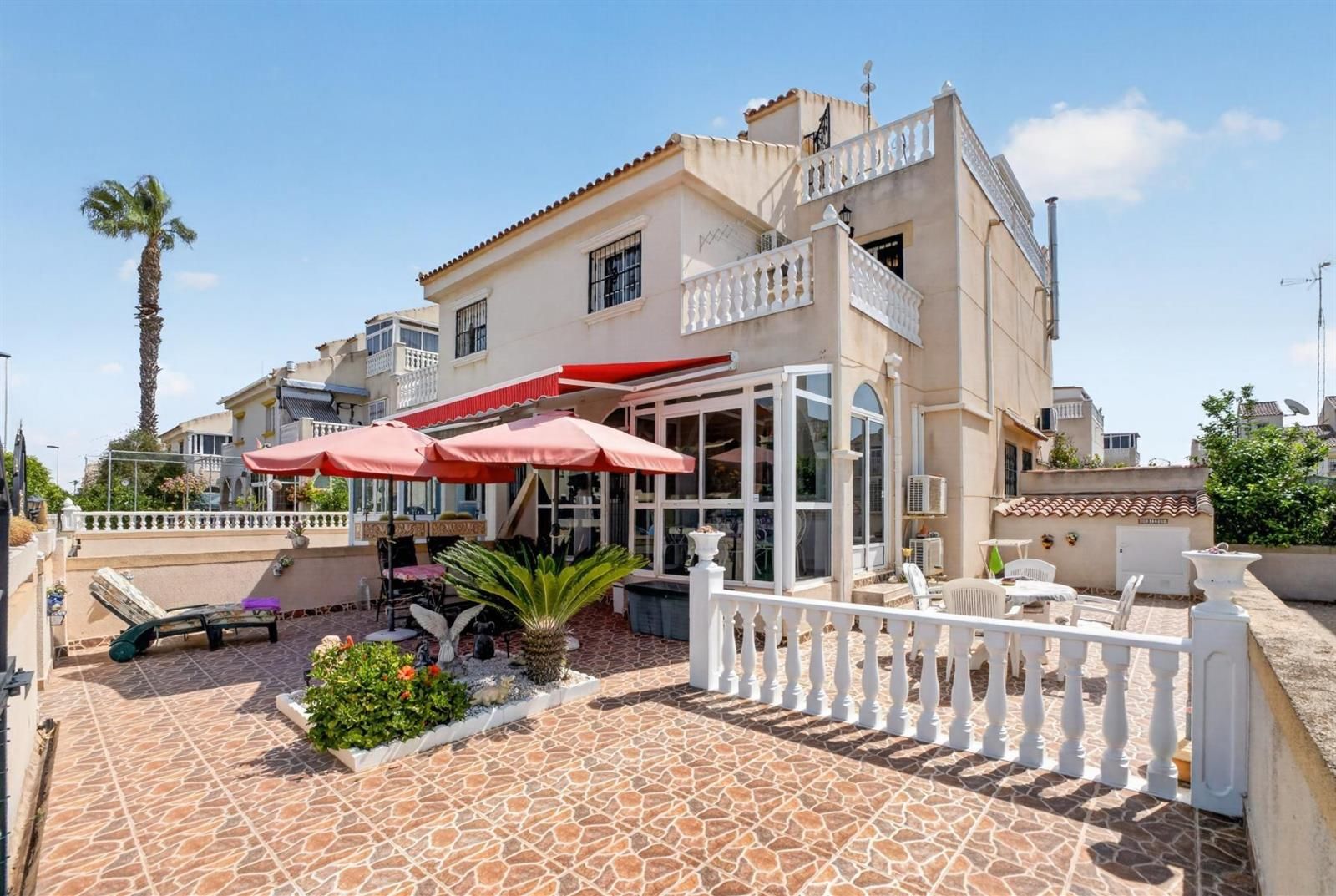Le Corail II, Maison de ville quadruple, 2 chambres à coucher, solarium privé et parking sur le terrain