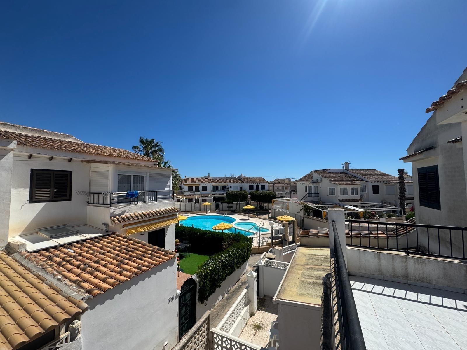 Bungalow planta alta en Aguas Nuevas con 2 piscina comunitarias