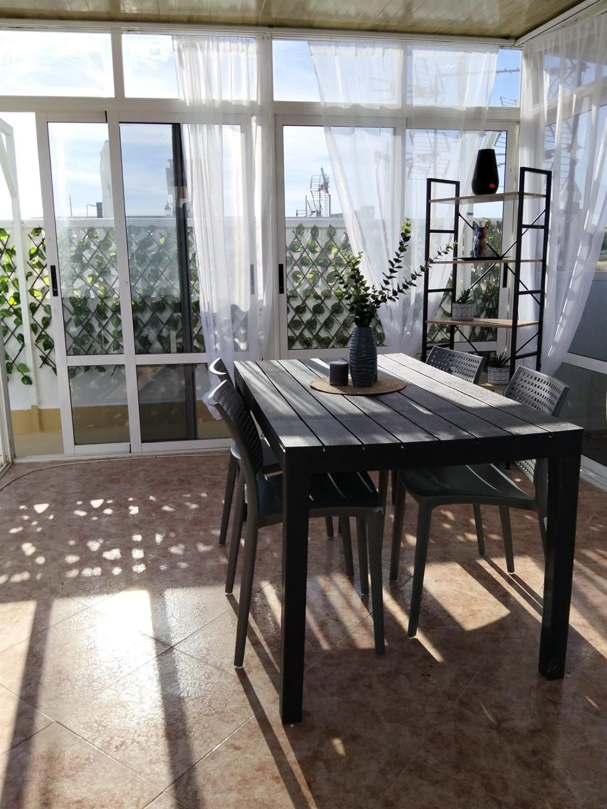 bungalow planta alta en los frutales con solarium privado.
