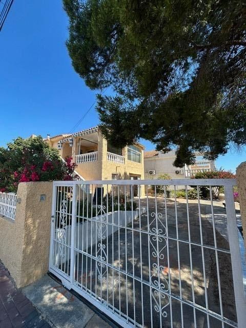Maison de ville en vente Torrevieja, Alicante. Ref: 20911. Mayrasa Properties Costa Blanca