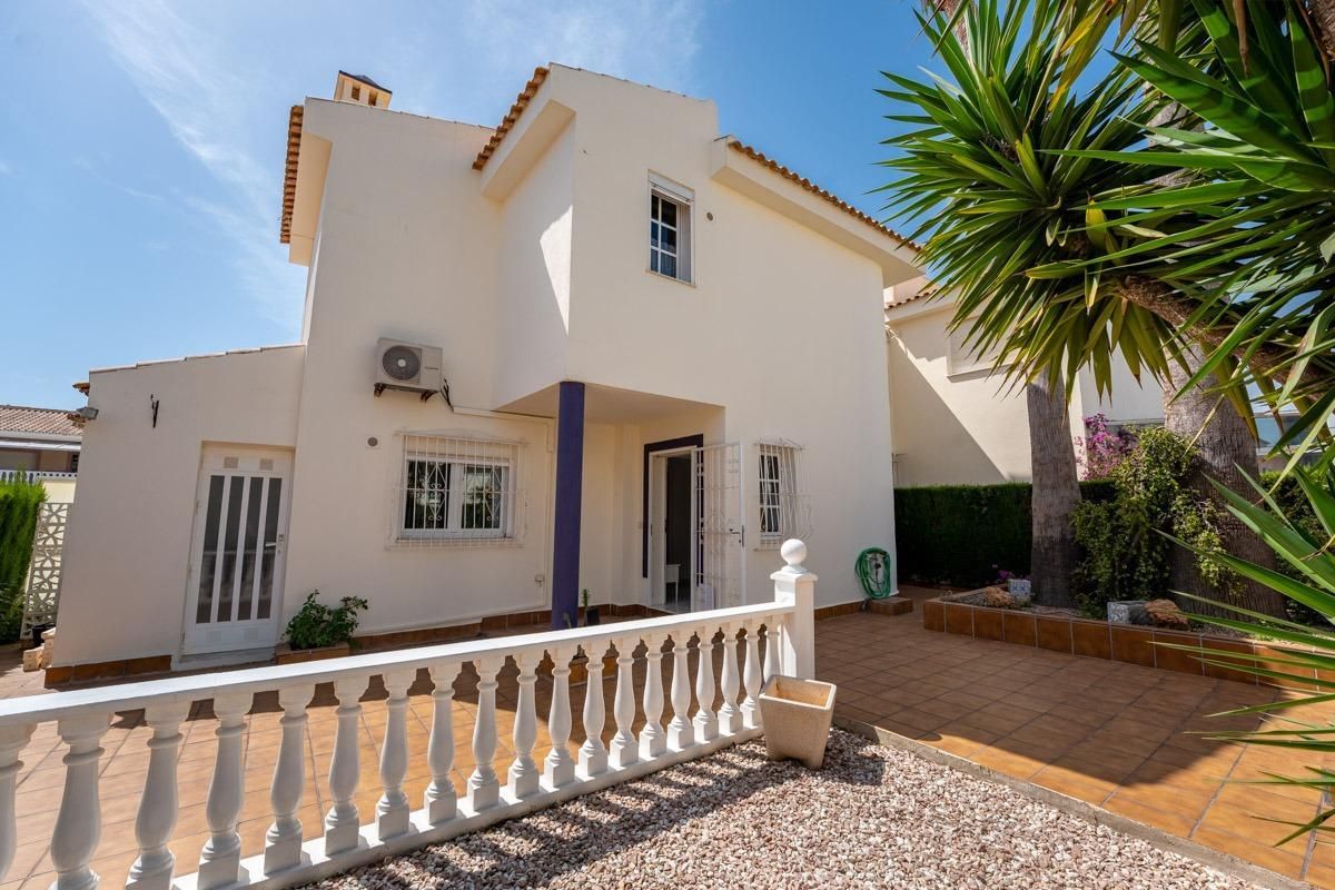 RÉSIDENTIEL MIRAFLORES,  BELLE MAISON