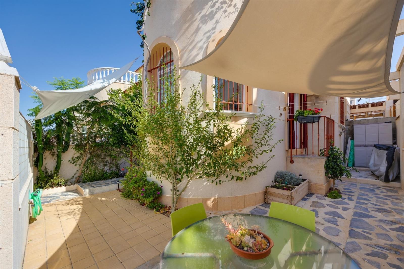 Chalet 2 slaapkamers en gemeenschappelijk zwembad in Aguas Nuevas, Torrevieja