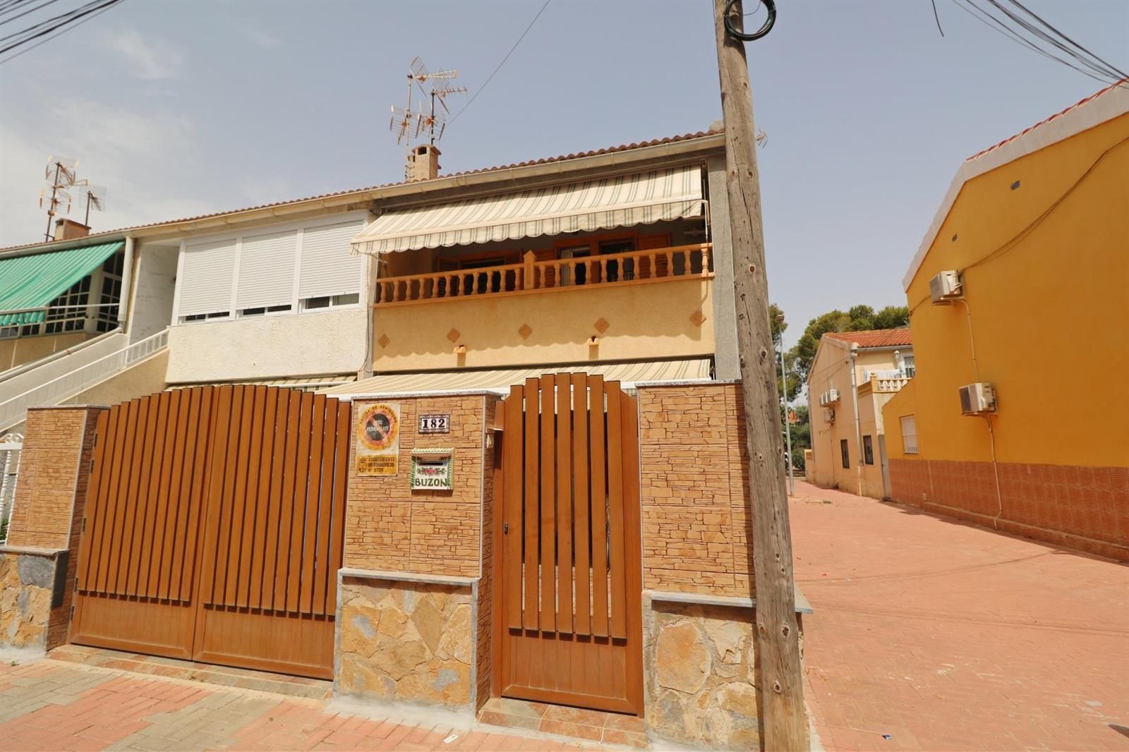 ADOSADO DE ESQUINA JUNTO AL MAR · foto 26