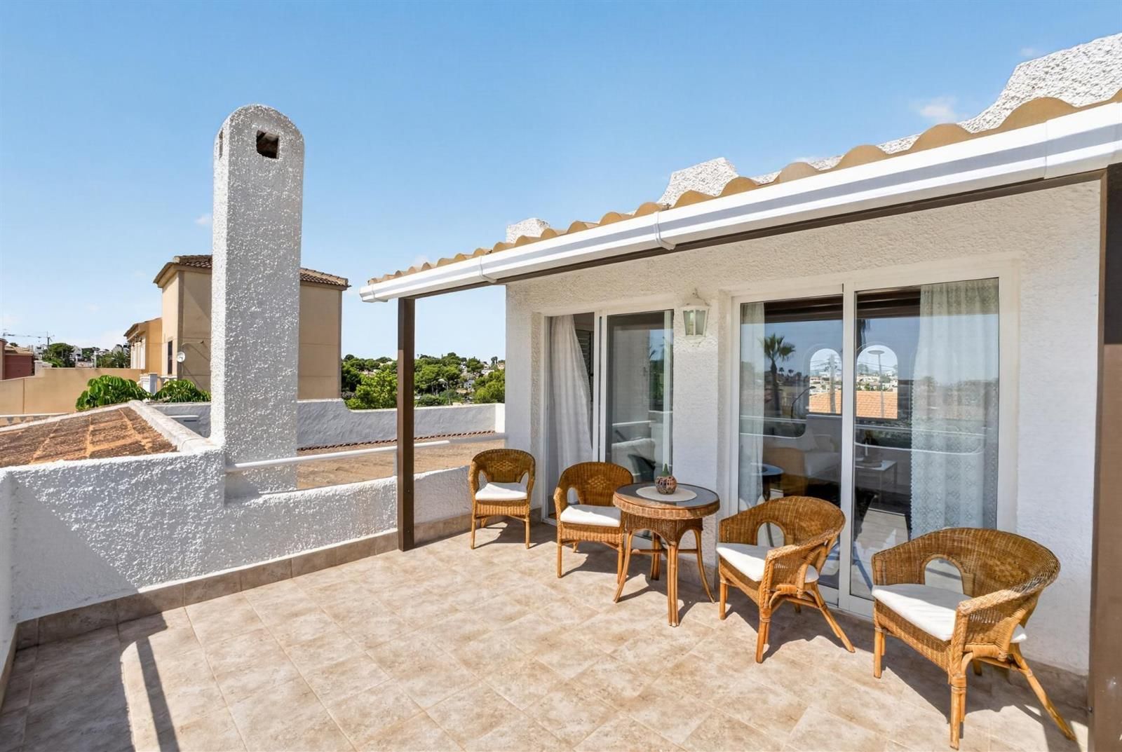 Villa individuelle de style méditerranéen avec piscine privée sur un terrain de 800 m² à Los Balcones, Torrevieja · photos 3
