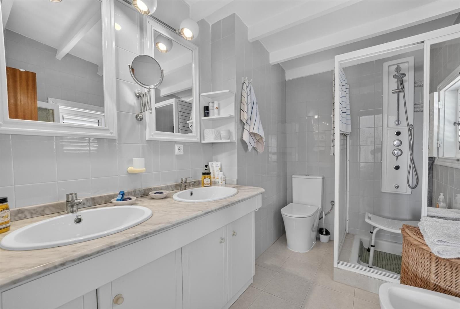 Villa individuelle de style méditerranéen avec piscine privée sur un terrain de 800 m² à Los Balcones, Torrevieja · photos 18