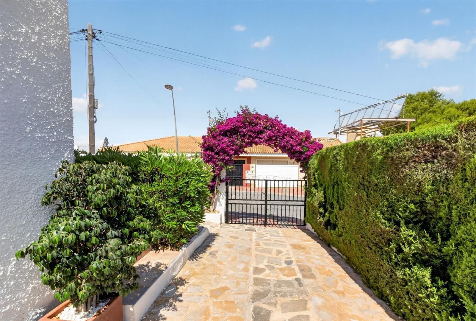 Villa individuelle de style méditerranéen avec piscine privée sur un terrain de 800 m² à Los Balcones, Torrevieja · photos 38