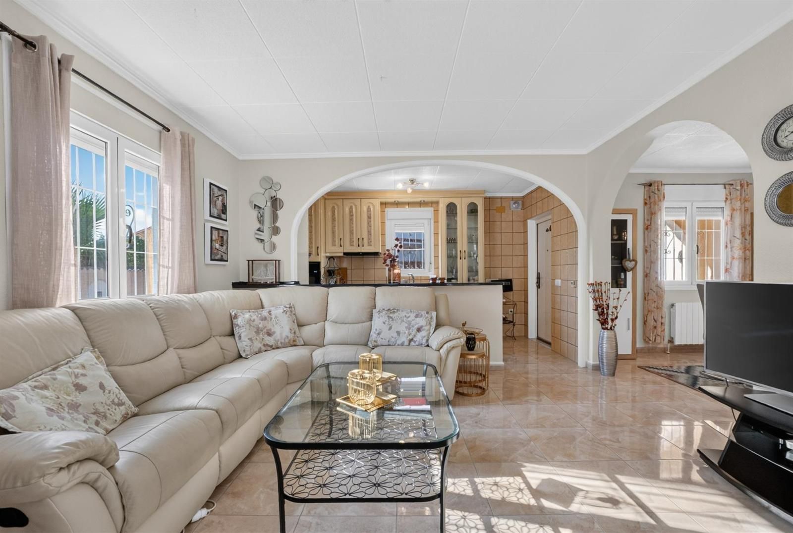 Charmante villa jumelée avec piscine privée et grand terrain à San Luis, Le Chaparral, Torrevieja · photos 3