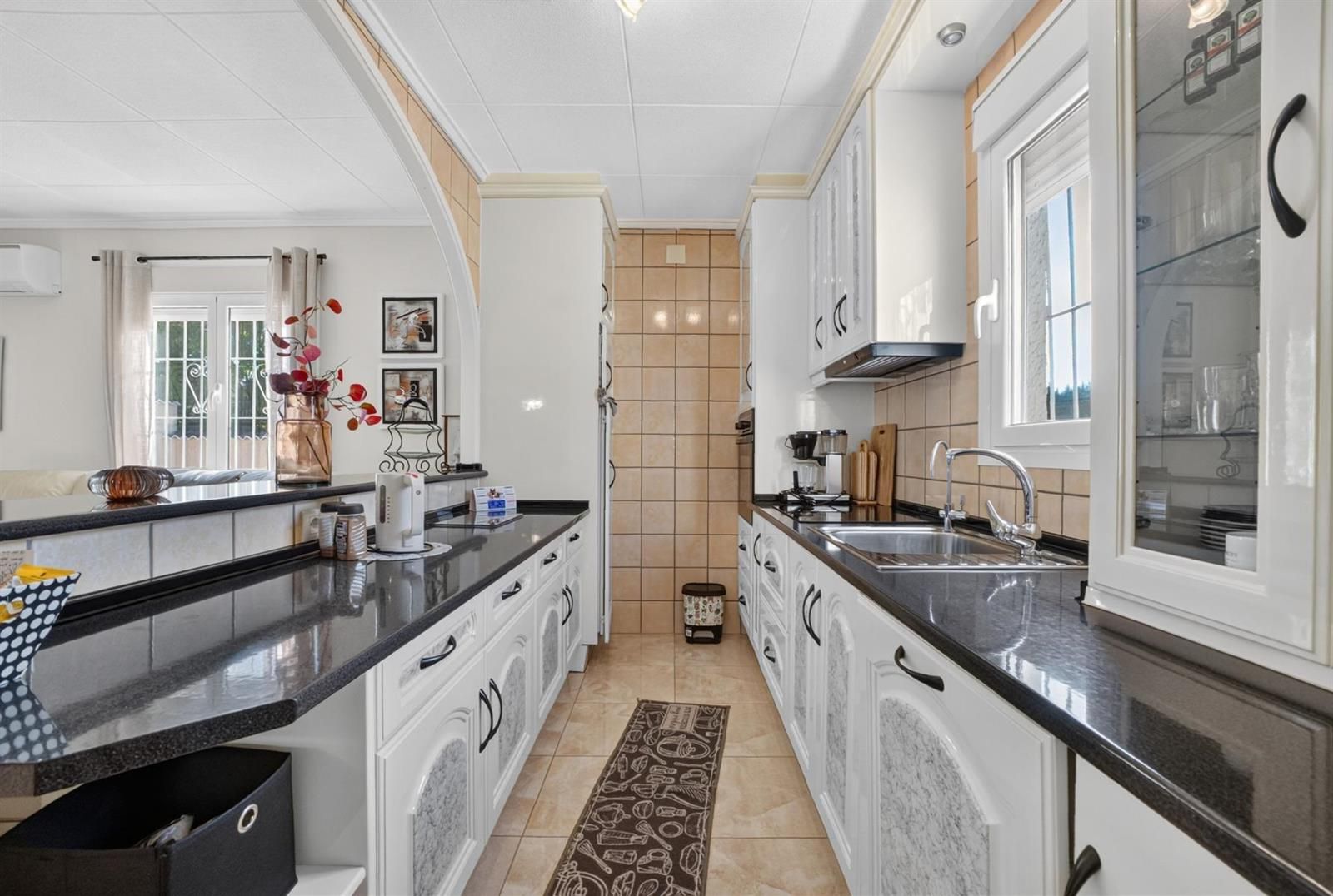 Charmante villa jumelée avec piscine privée et grand terrain à San Luis, Le Chaparral, Torrevieja · photos 11