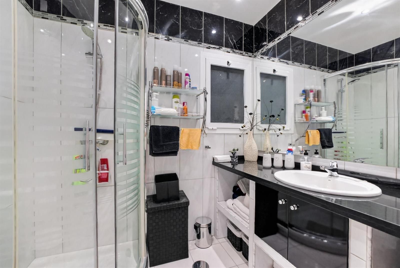 Charmante villa jumelée avec piscine privée et grand terrain à San Luis, Le Chaparral, Torrevieja · photos 16