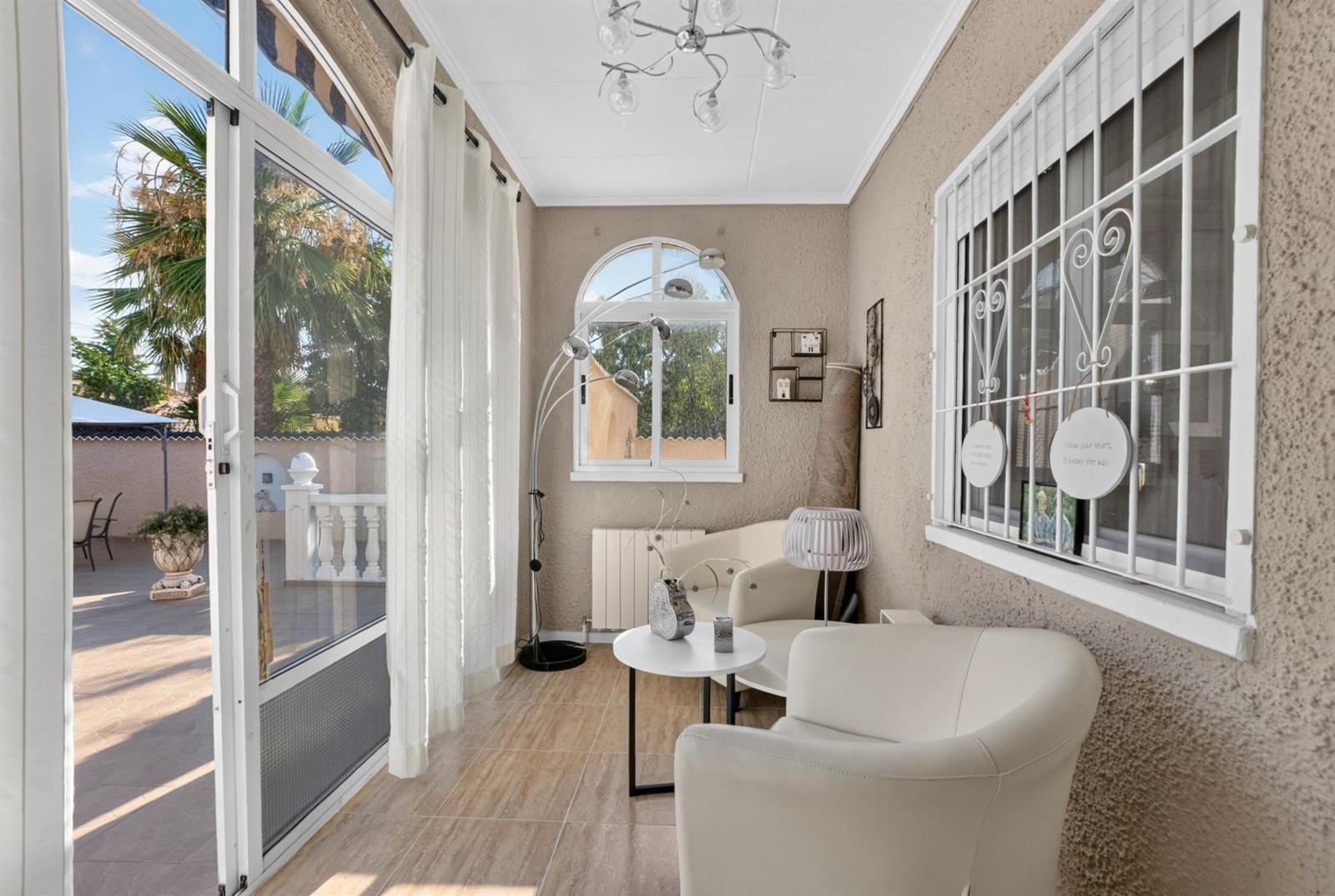 Charmante villa jumelée avec piscine privée et grand terrain à San Luis, Le Chaparral, Torrevieja · photos 20