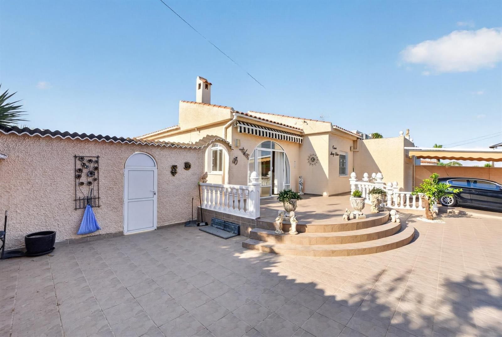 Charmante villa jumelée avec piscine privée et grand terrain à San Luis, Le Chaparral, Torrevieja · photos 28