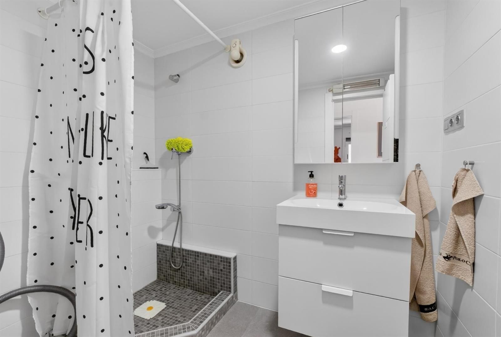 Viña Mar VII – Appartement au quatrième étage avec vue frontale sur la mer, piscine commune et garage à seulement 300 mètres de la plage de La Mata · foto 20