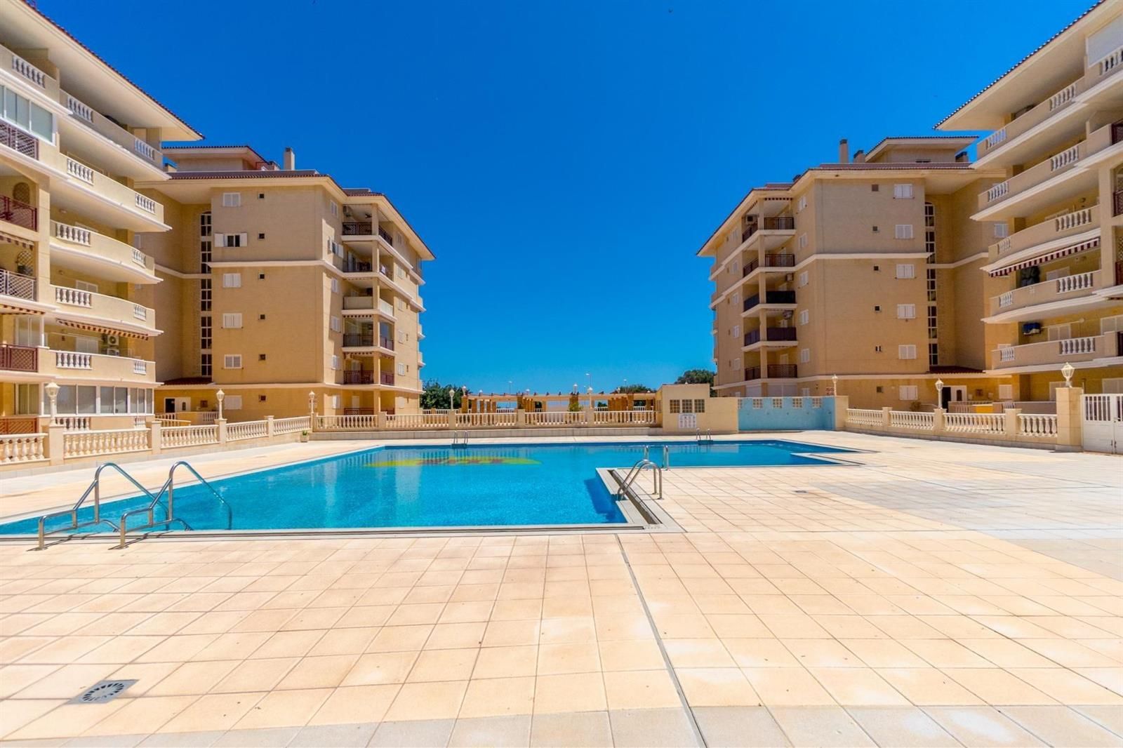 Viña Mar VII – Appartement au quatrième étage avec vue frontale sur la mer, piscine commune et garage à seulement 300 mètres de la plage de La Mata · foto 30